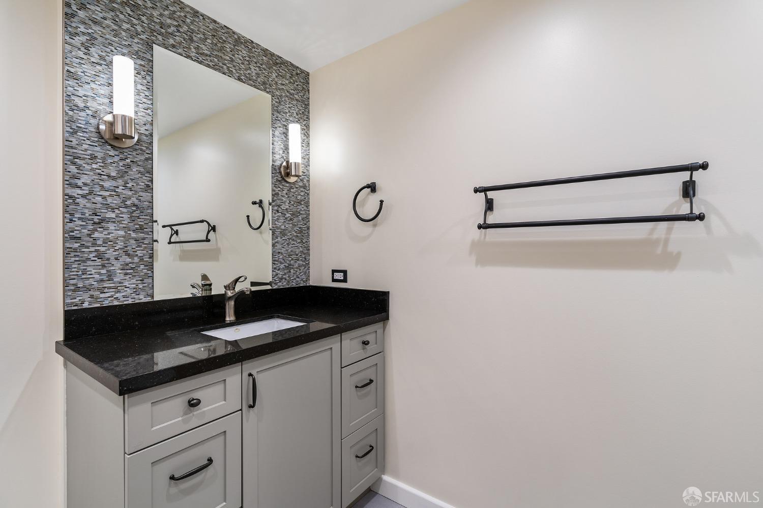 403 Main Street # 518N