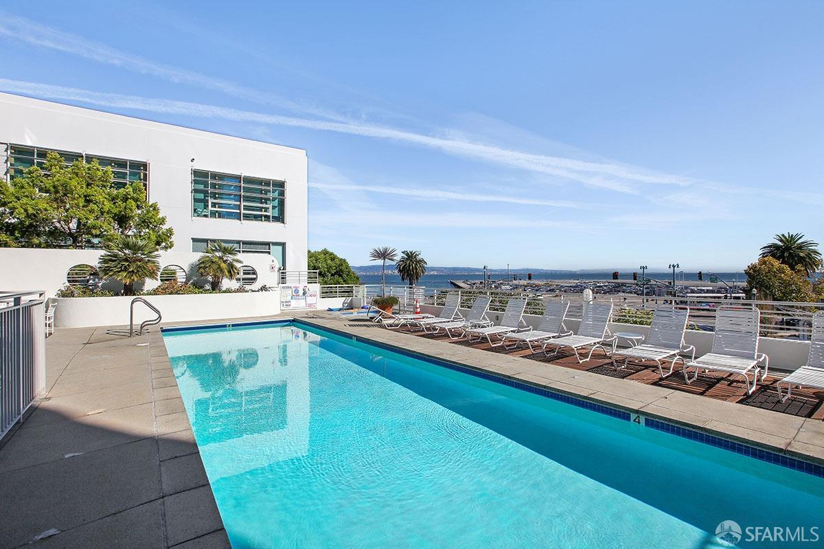 403 Main Street # 518N