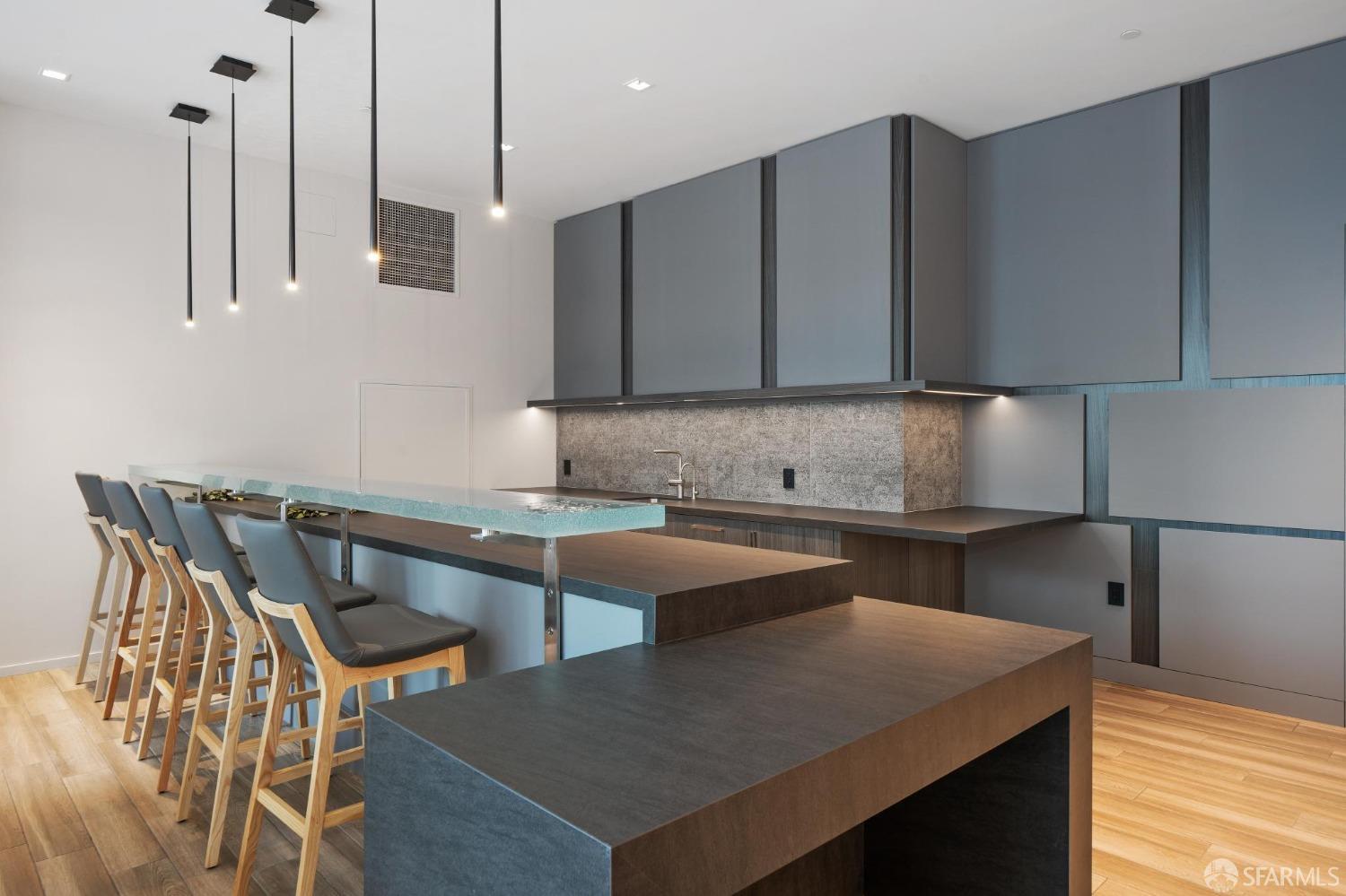 301 Main Street # 5F