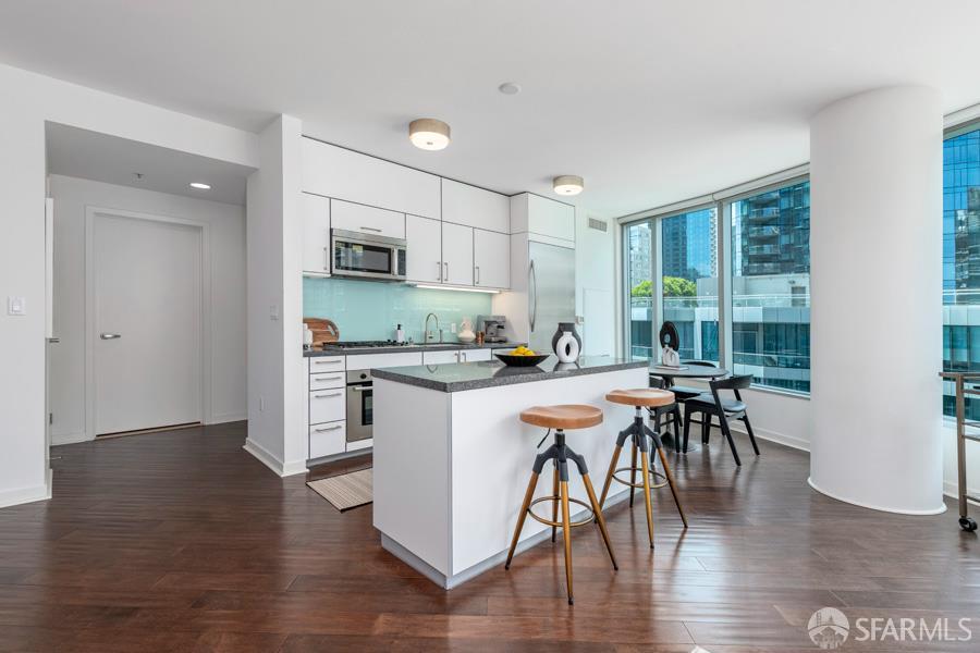 301 Main Street # 10H
