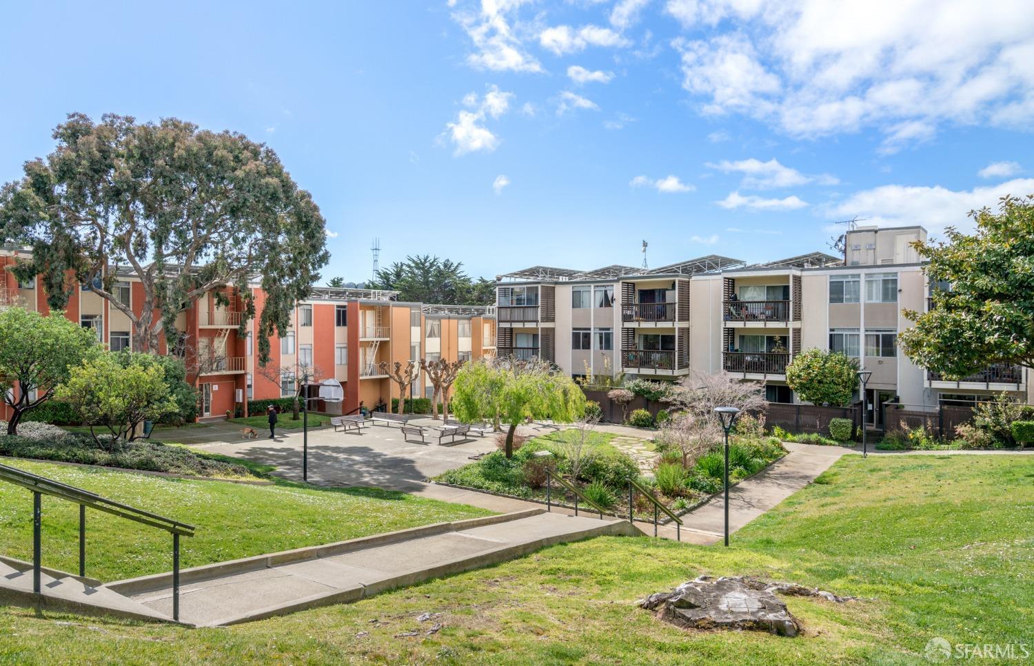 1520 Ofarrell Street # 4