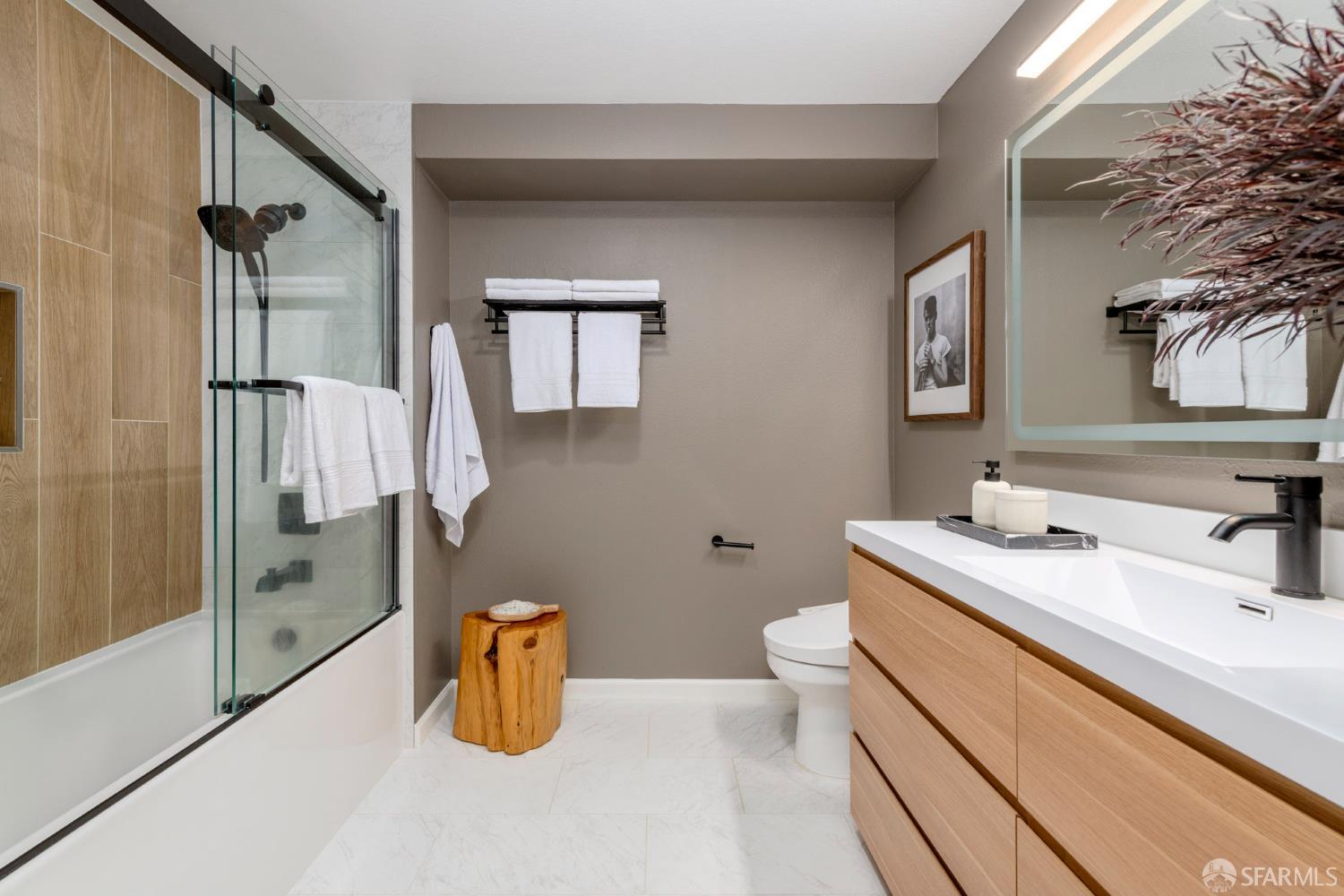 1970 Sutter Street # 107