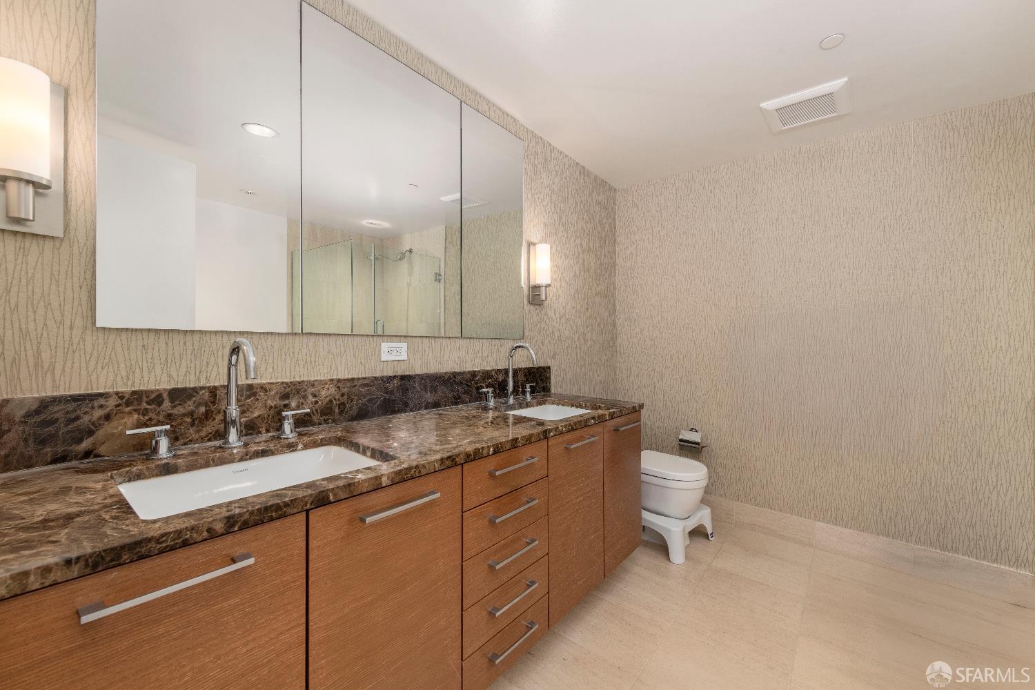 301 Mission Street # 14A