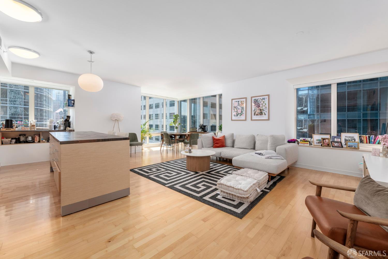 301 Mission Street # 14A