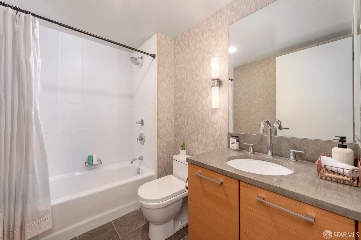 301 Mission Street # 14A