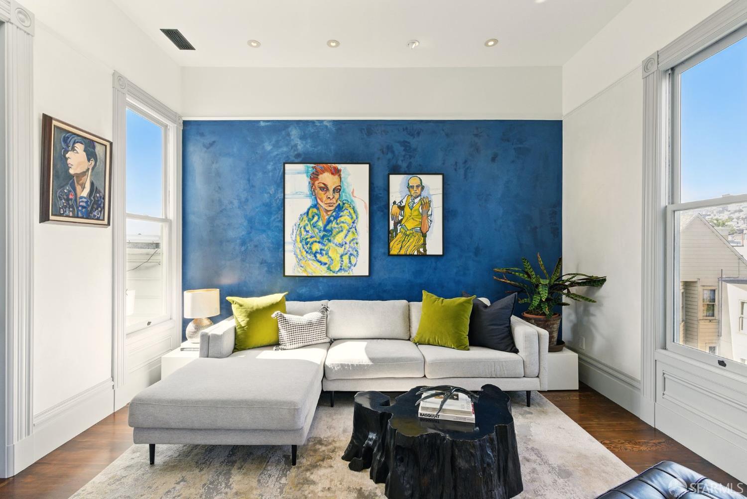 370 Sanchez Street