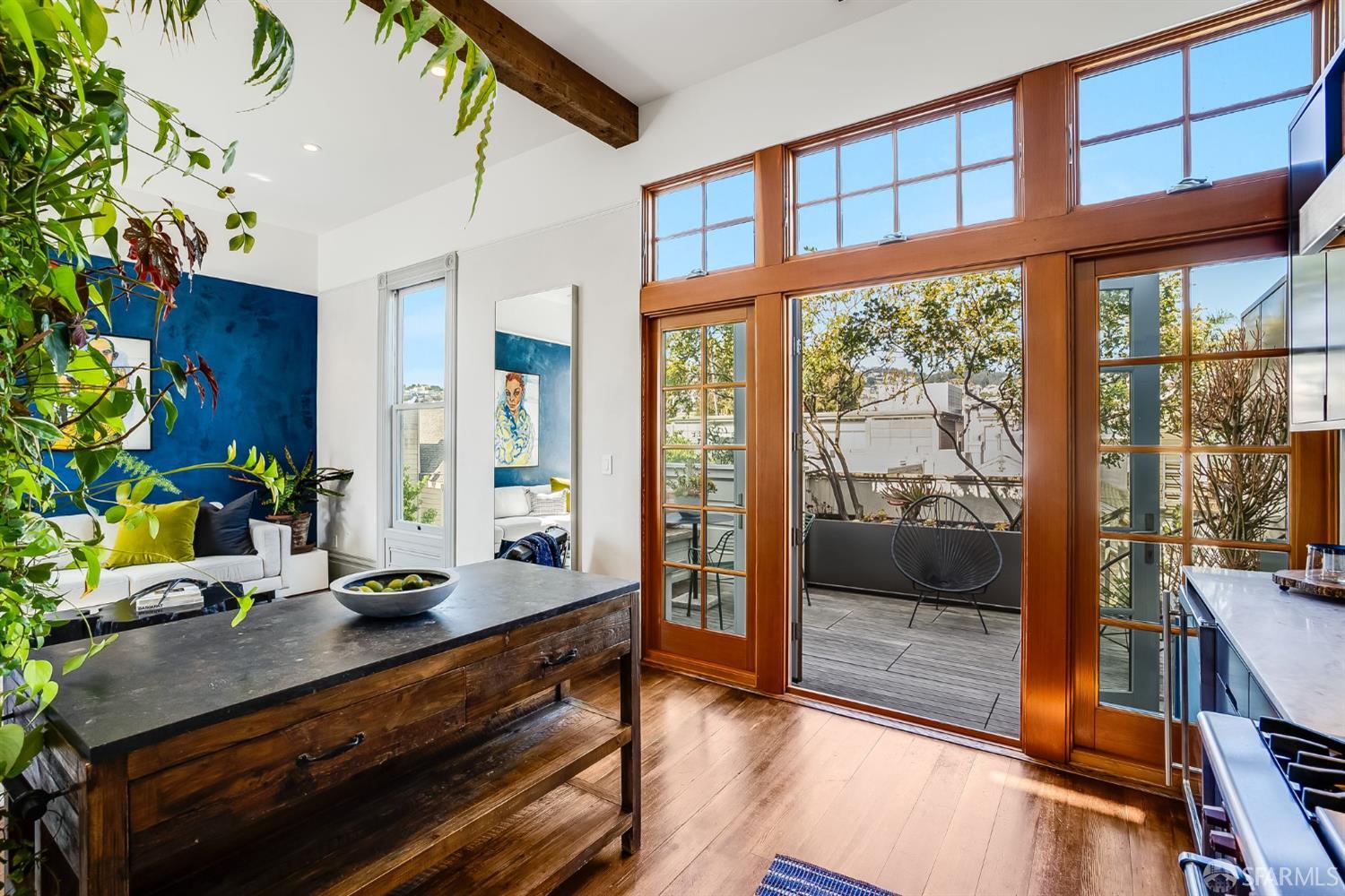 370 Sanchez Street