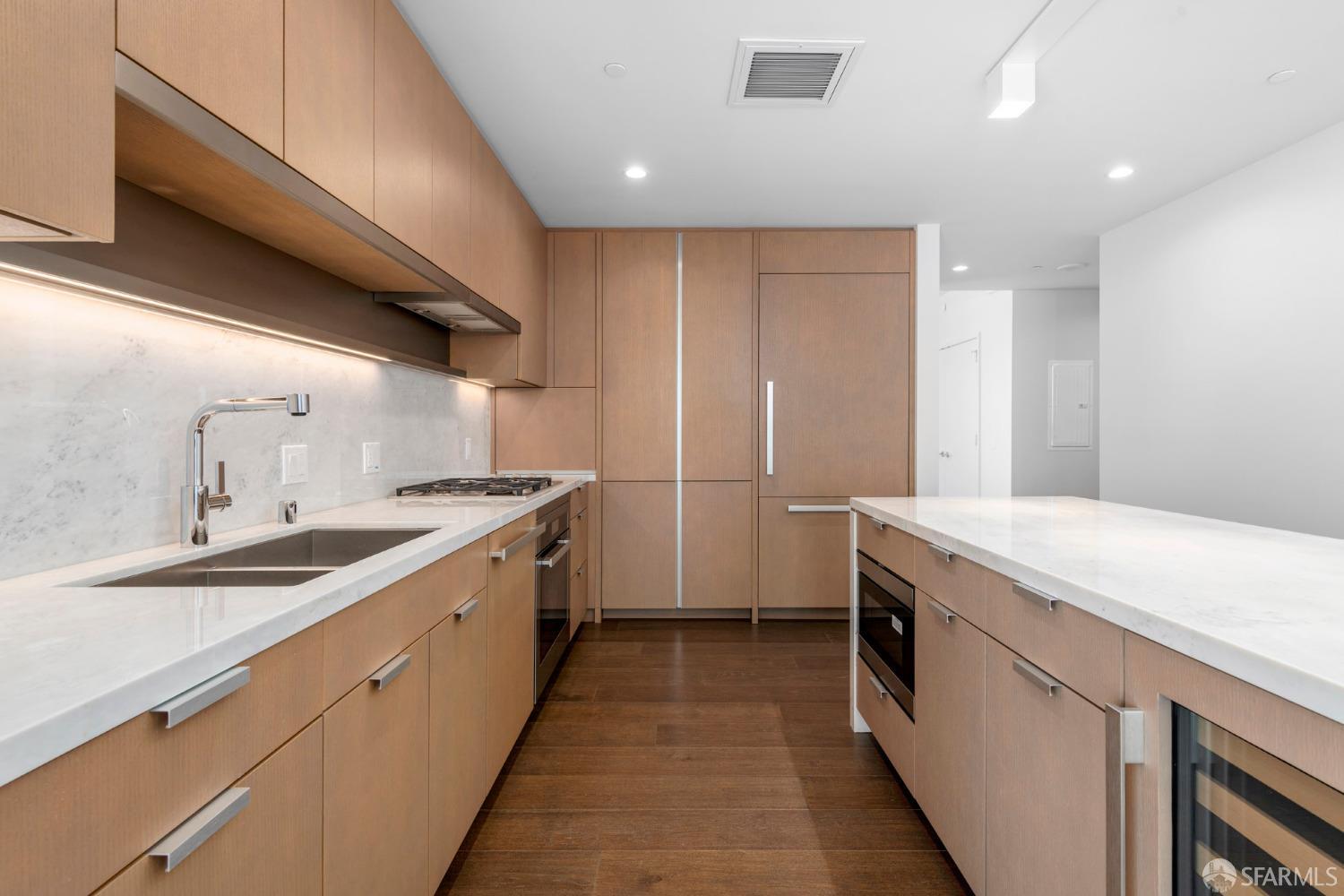 488 Folsom Street # 4305