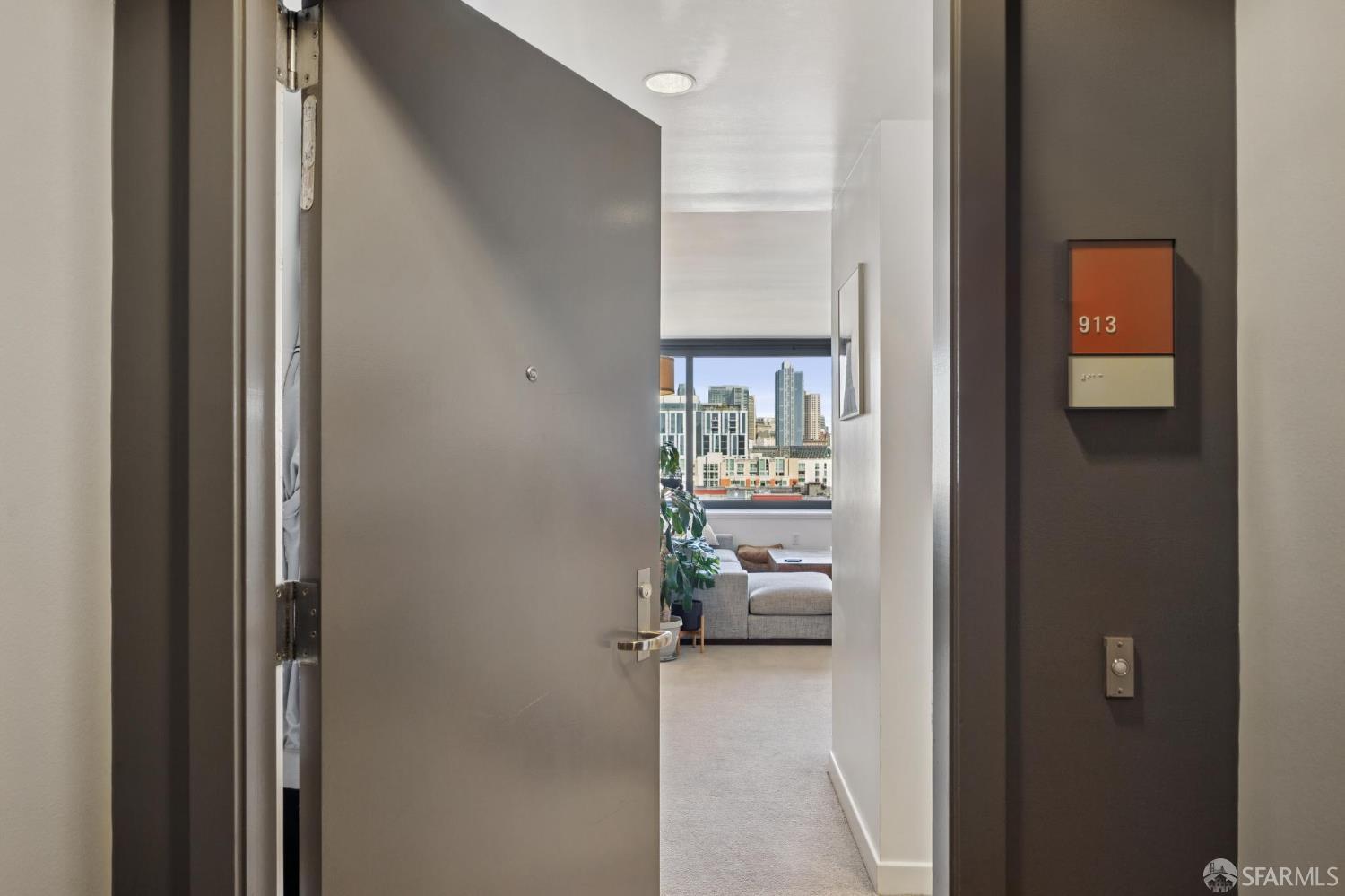 260 King Street # 913