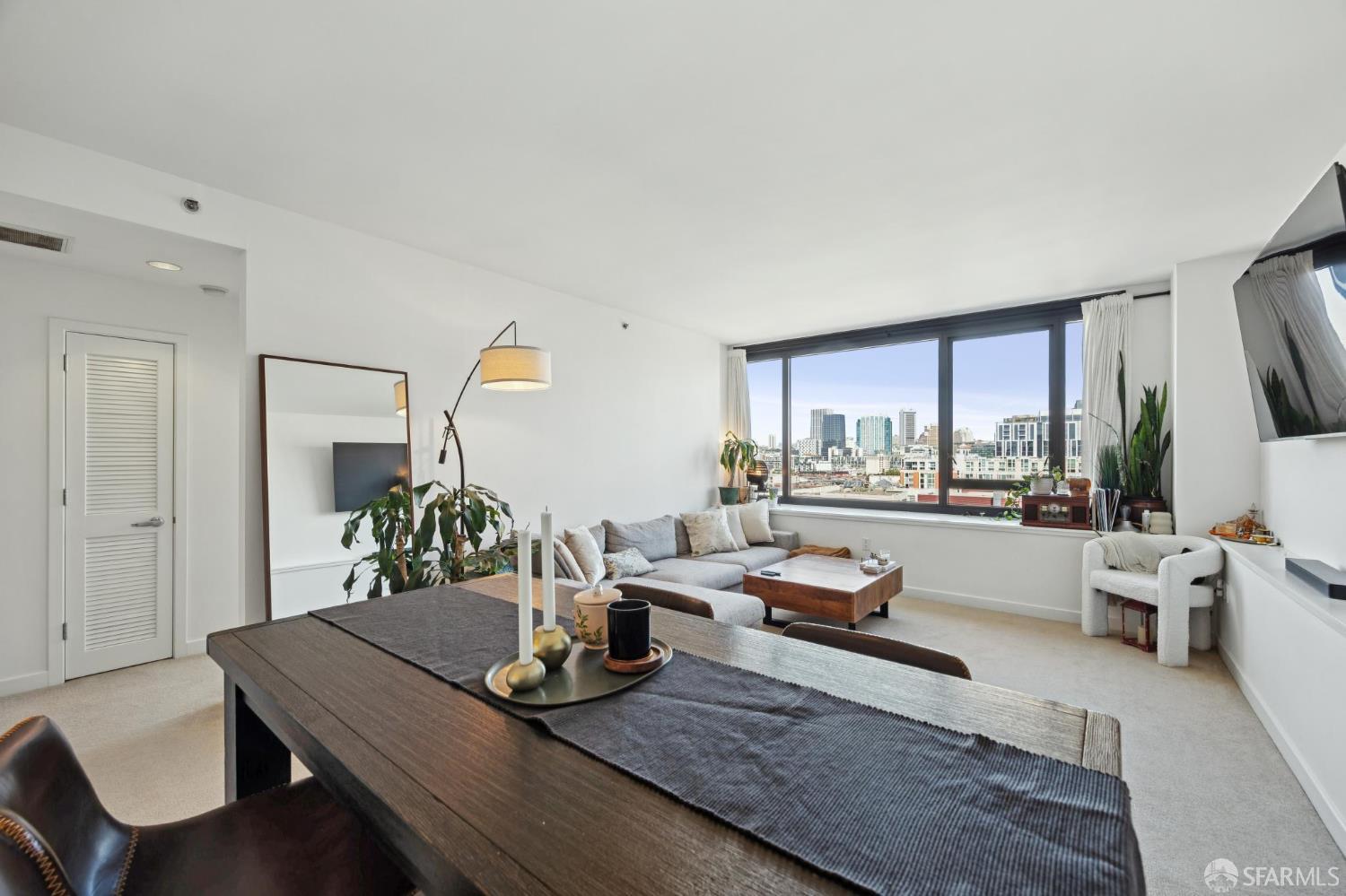 260 King Street # 913