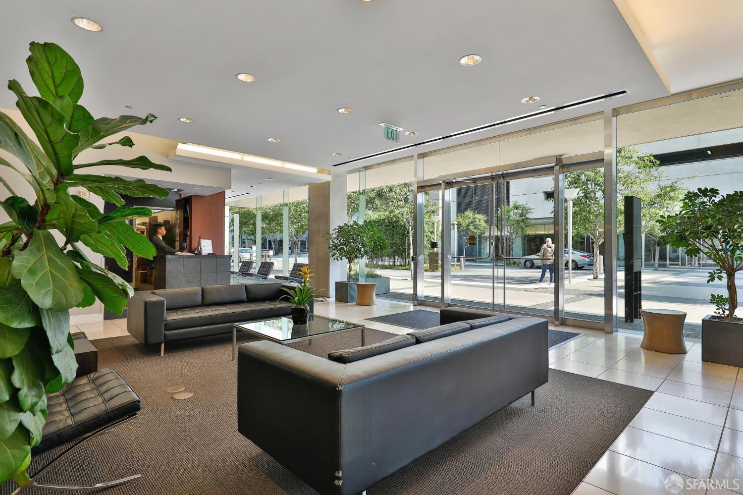 260 King Street # 913
