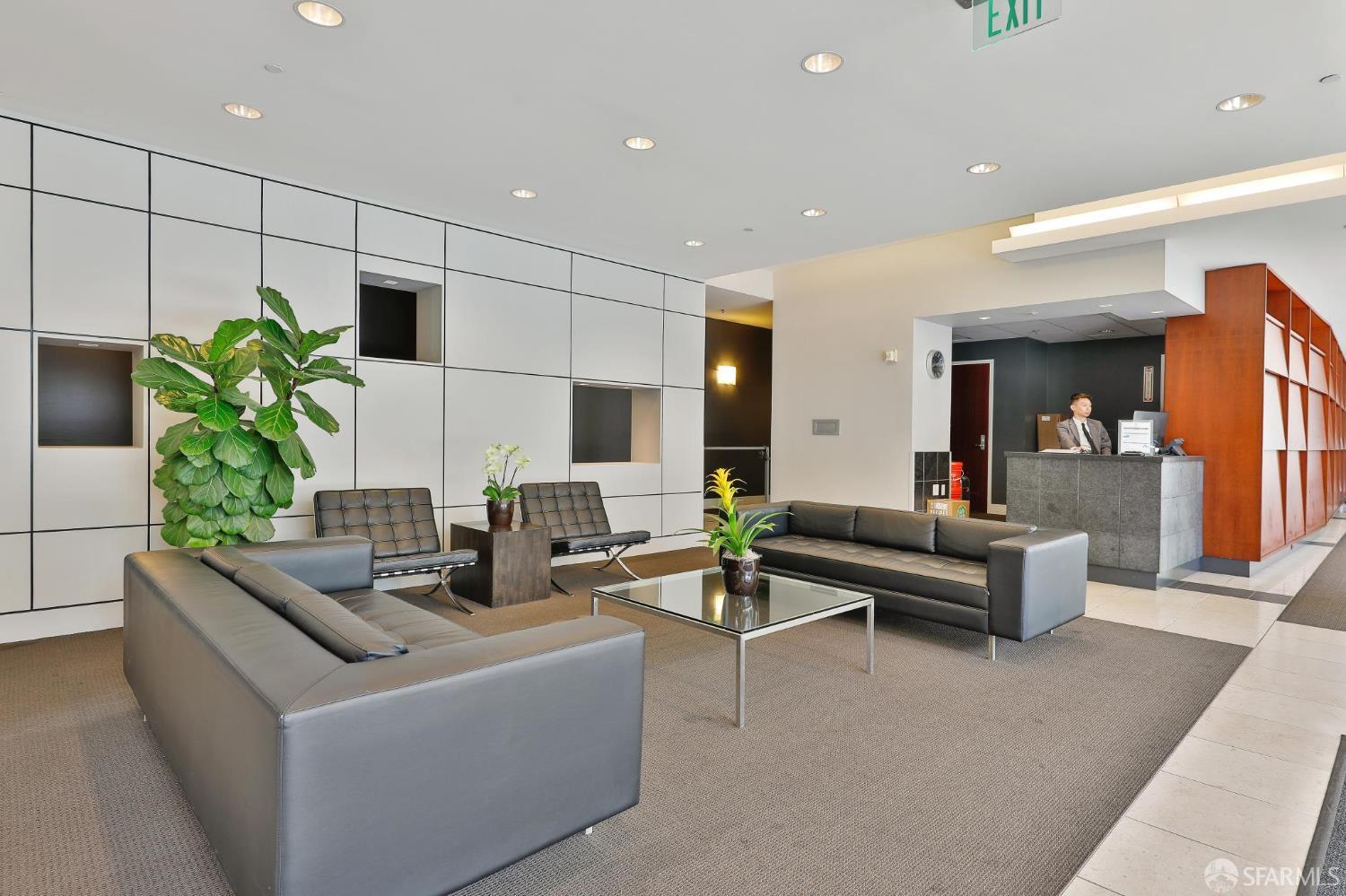 260 King Street # 913