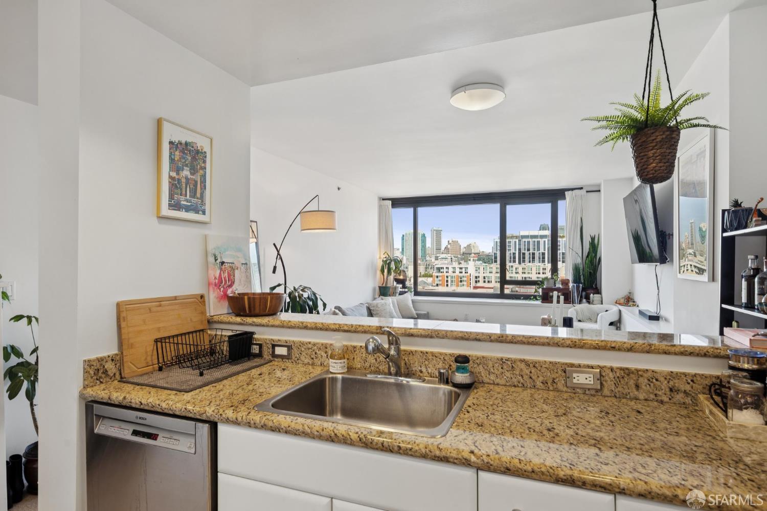 260 King Street # 913