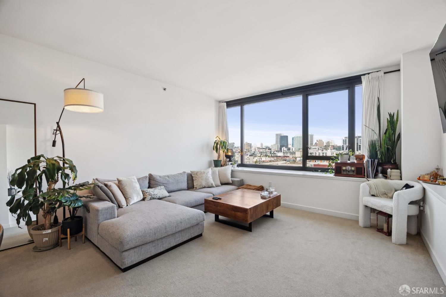 260 King Street # 913