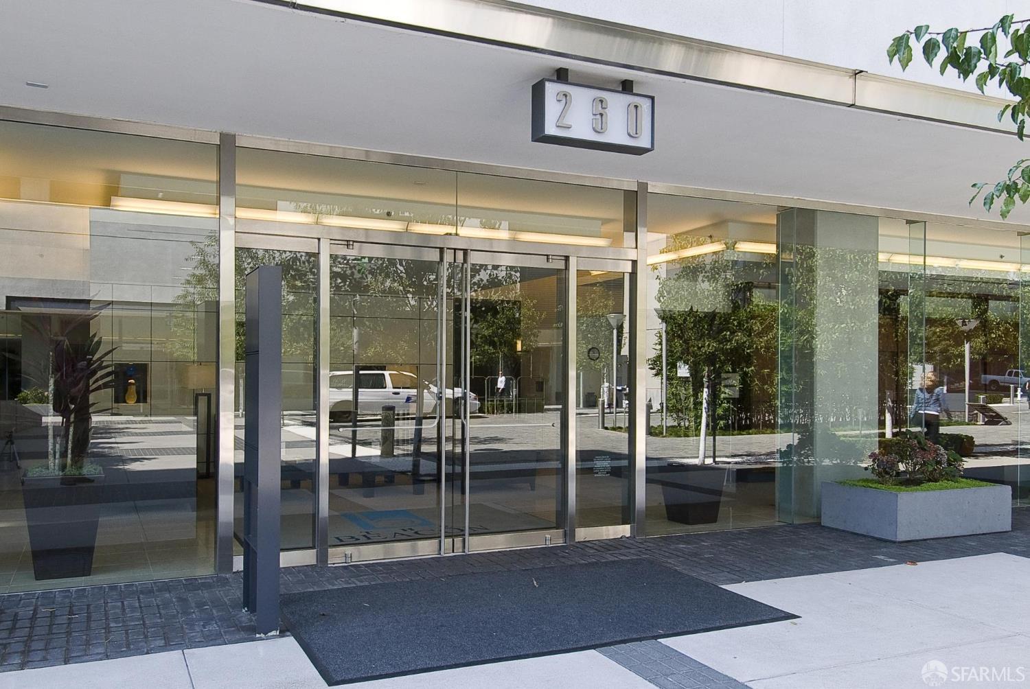 260 King Street # 913