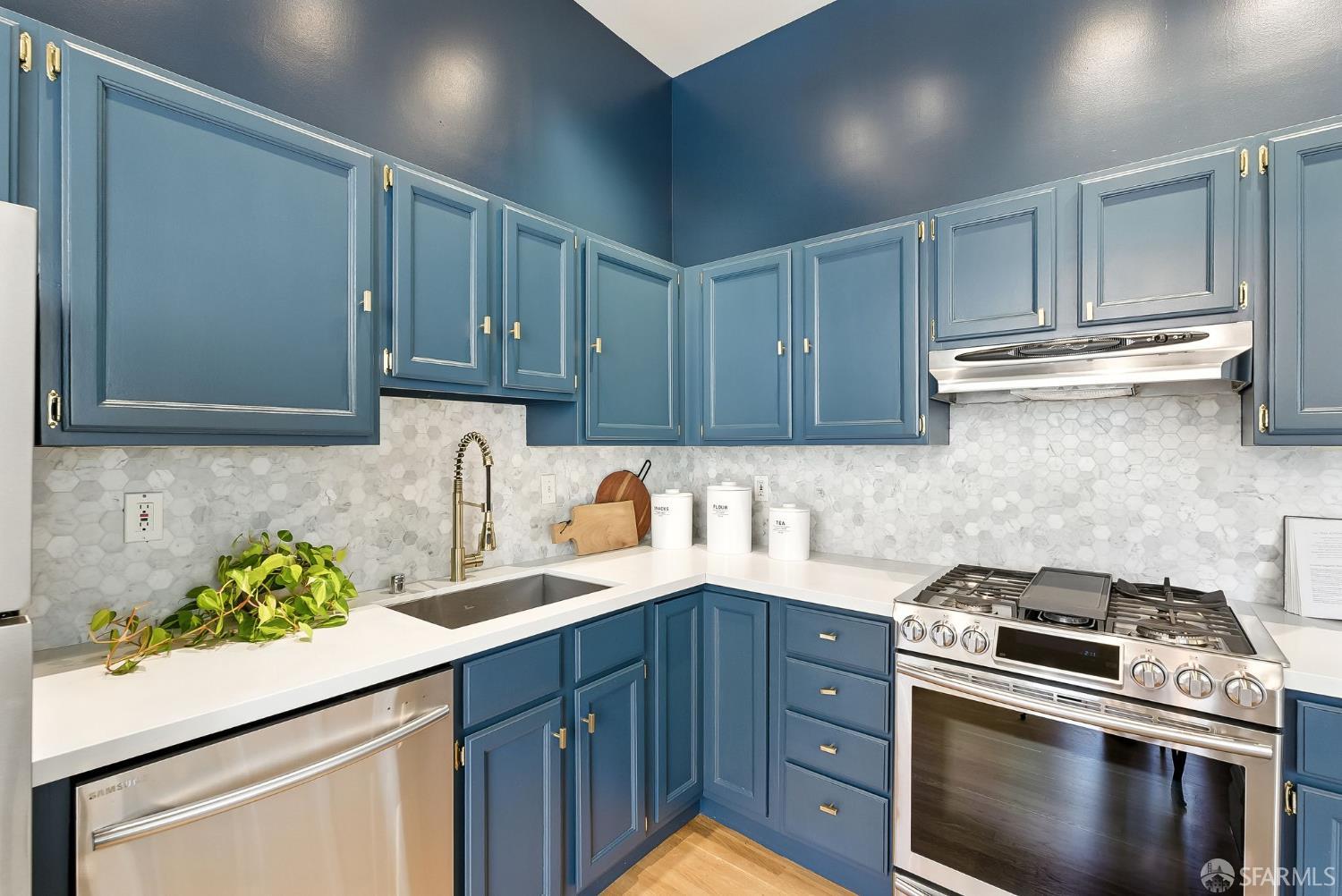 140 Divisadero Street # 5