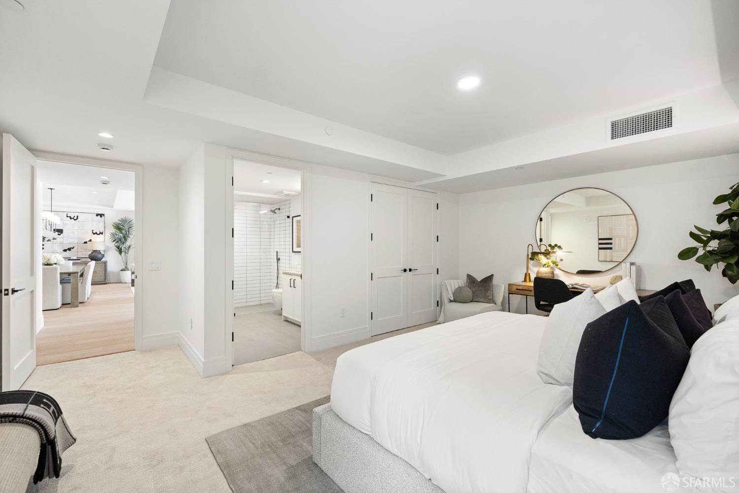 1776 Green Street # 201