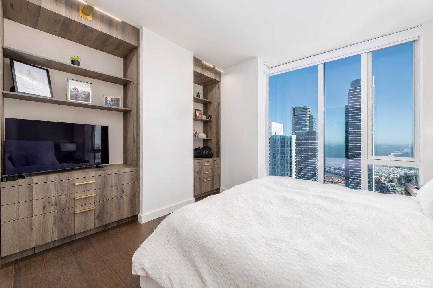 488 Folsom Street # 4205