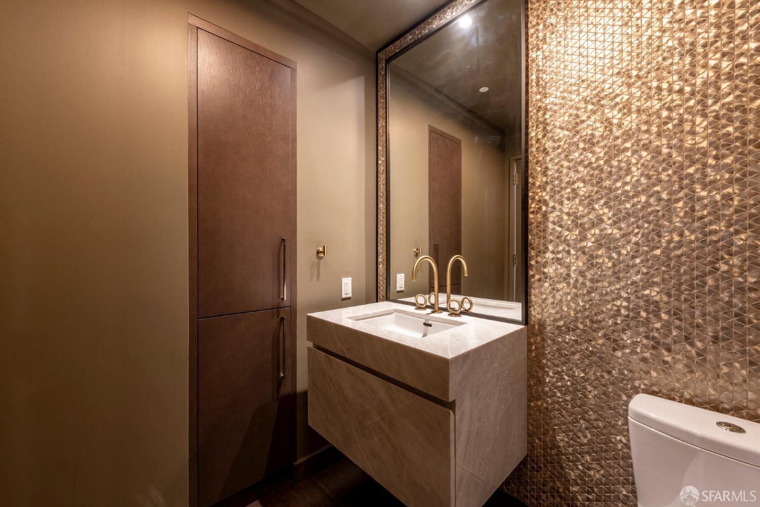 488 Folsom Street # 4205