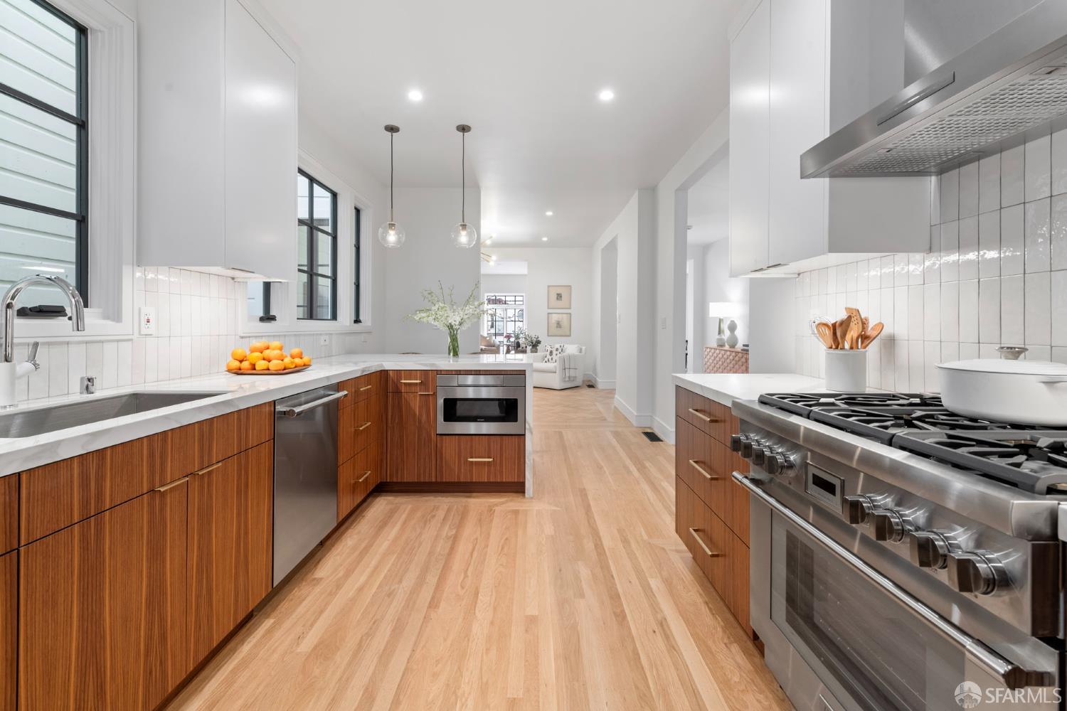 2534 Chestnut Street