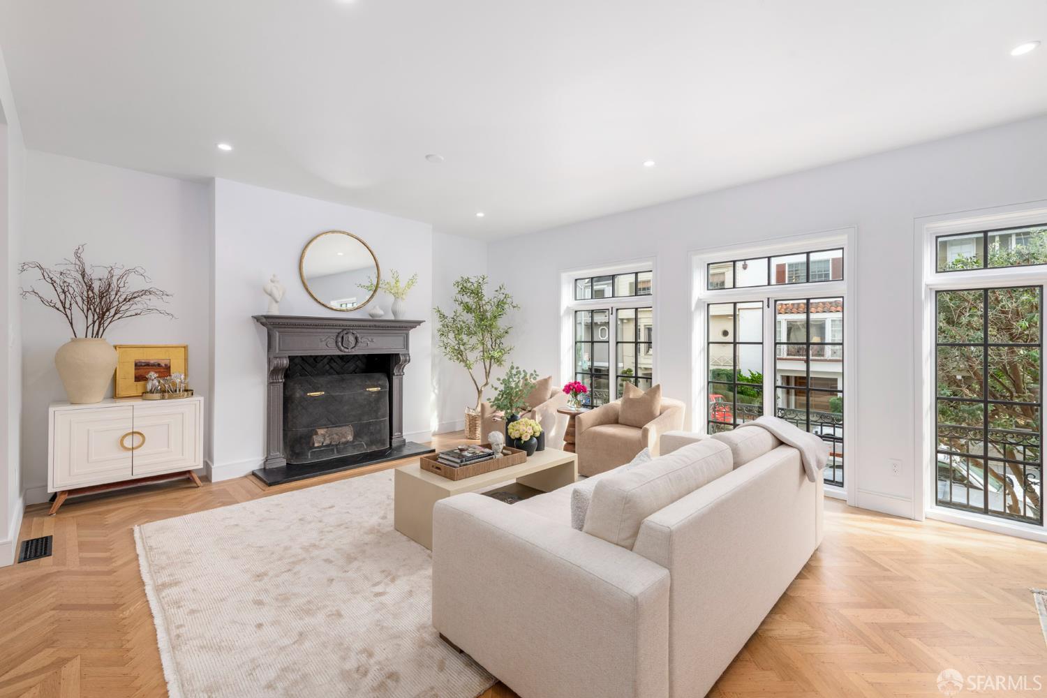 2534 Chestnut Street