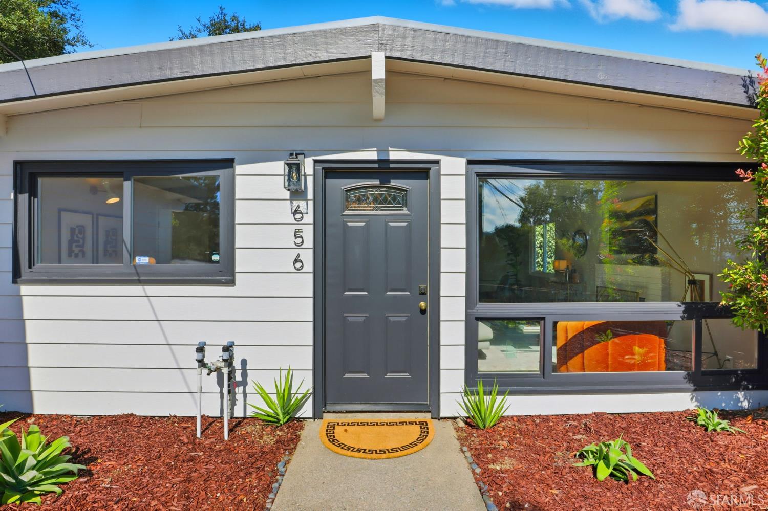 656 Pebble Drive, El Sobrante