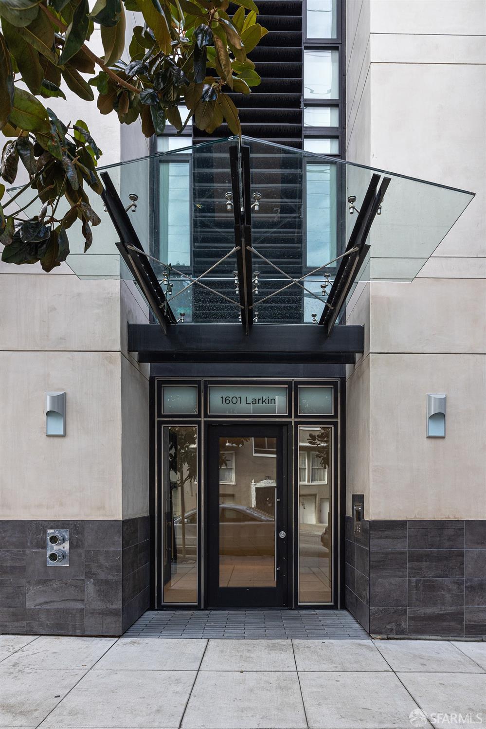 1601 Larkin Street # 102