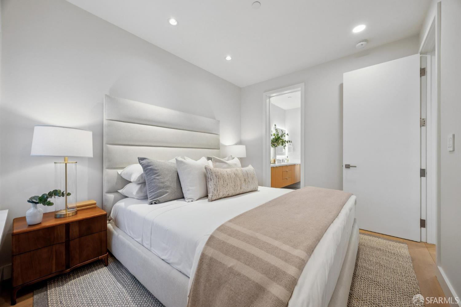 127 Buchanan Street # B