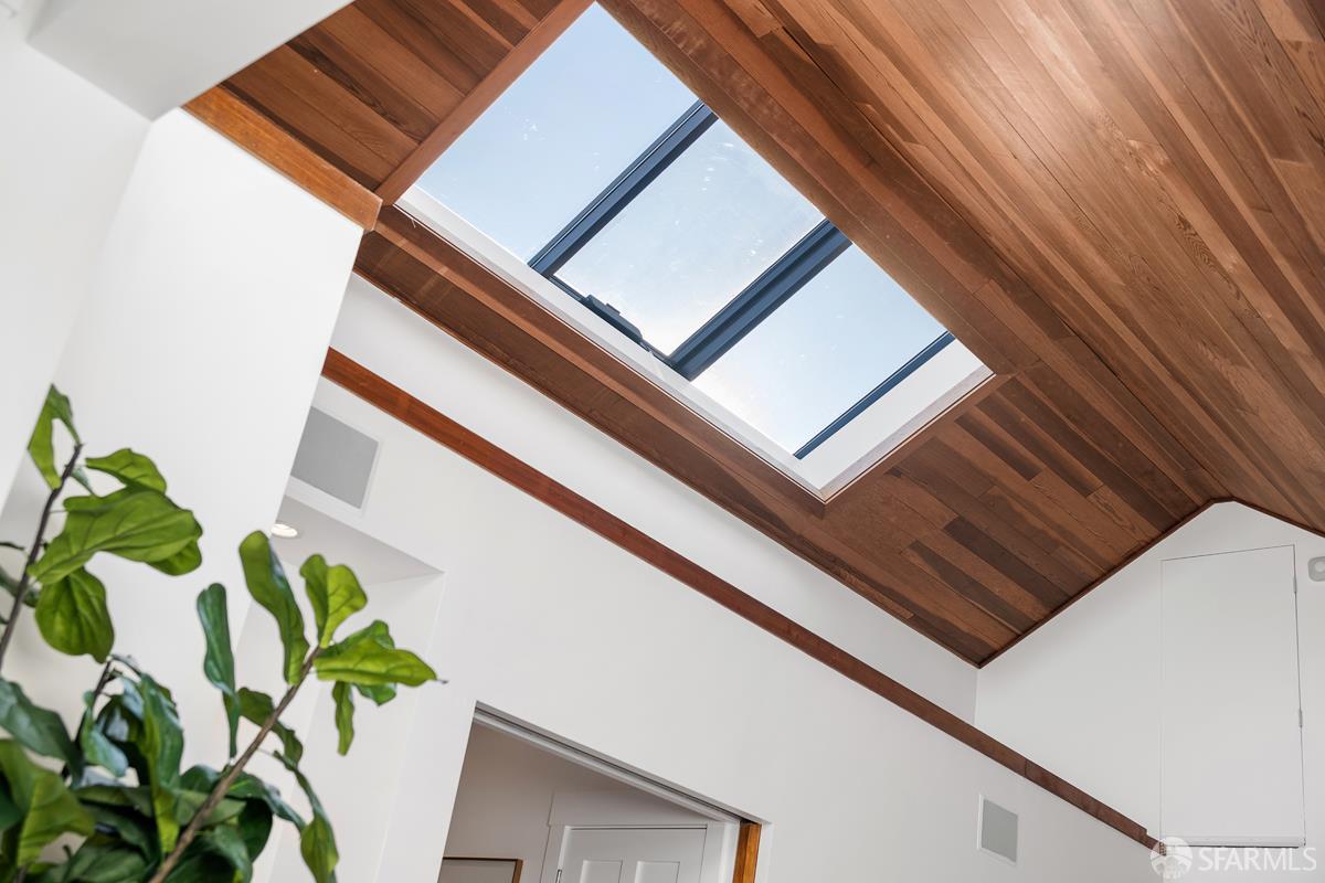 716-716A Douglass Street