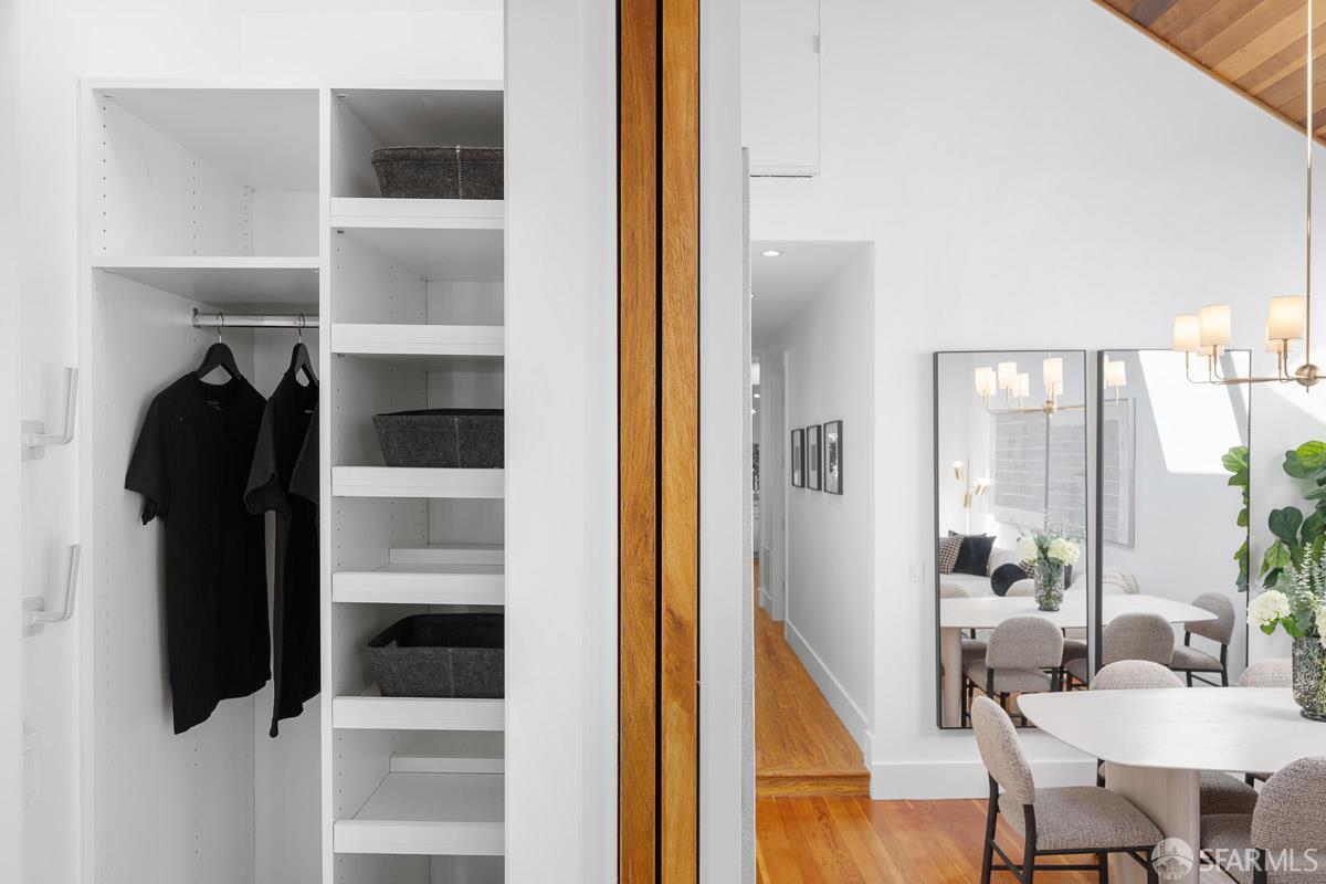 716-716A Douglass Street