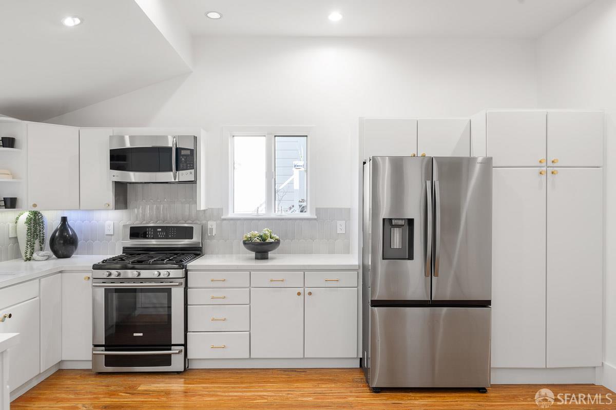 716-716A Douglass Street