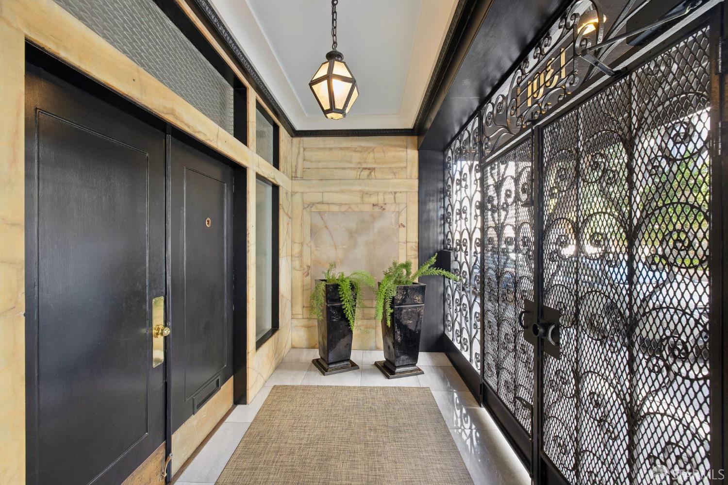 1301 Clay Street # 2