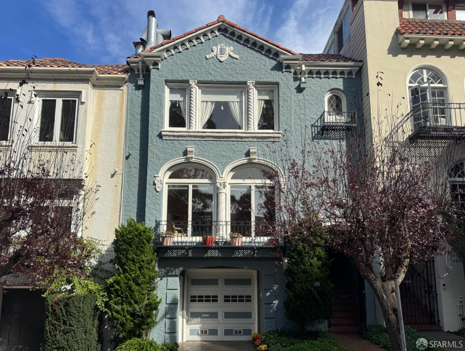 3044 Lyon Street