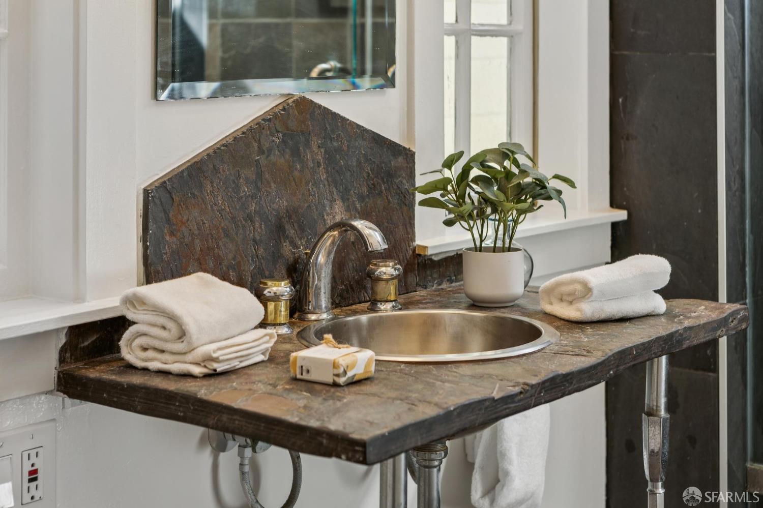 232-234 Diamond Street