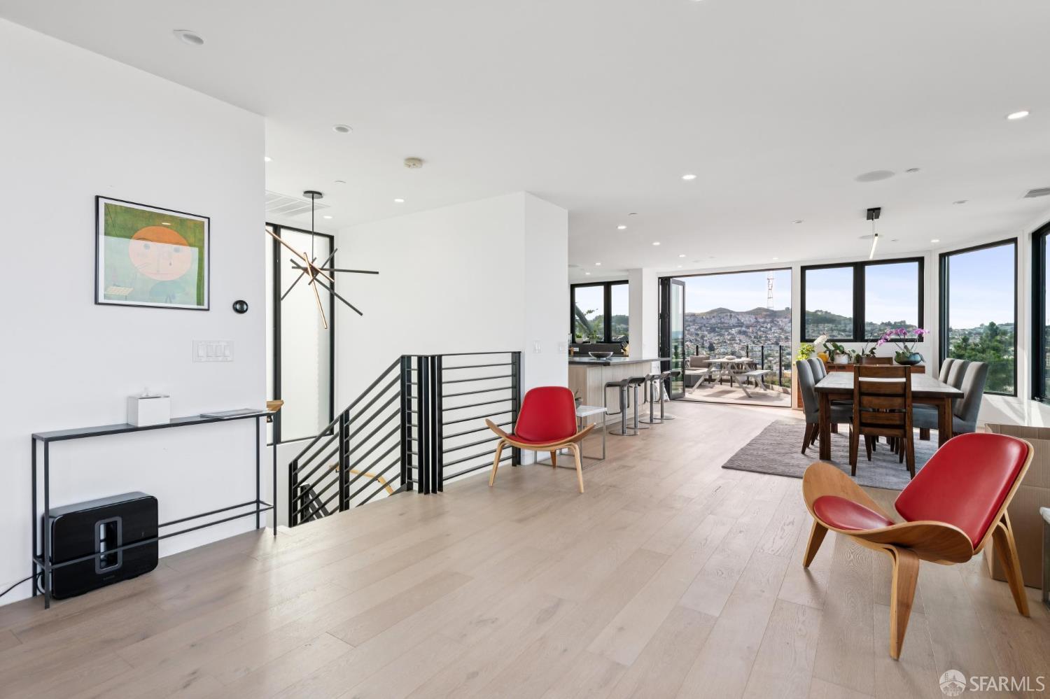 295 Coso Avenue