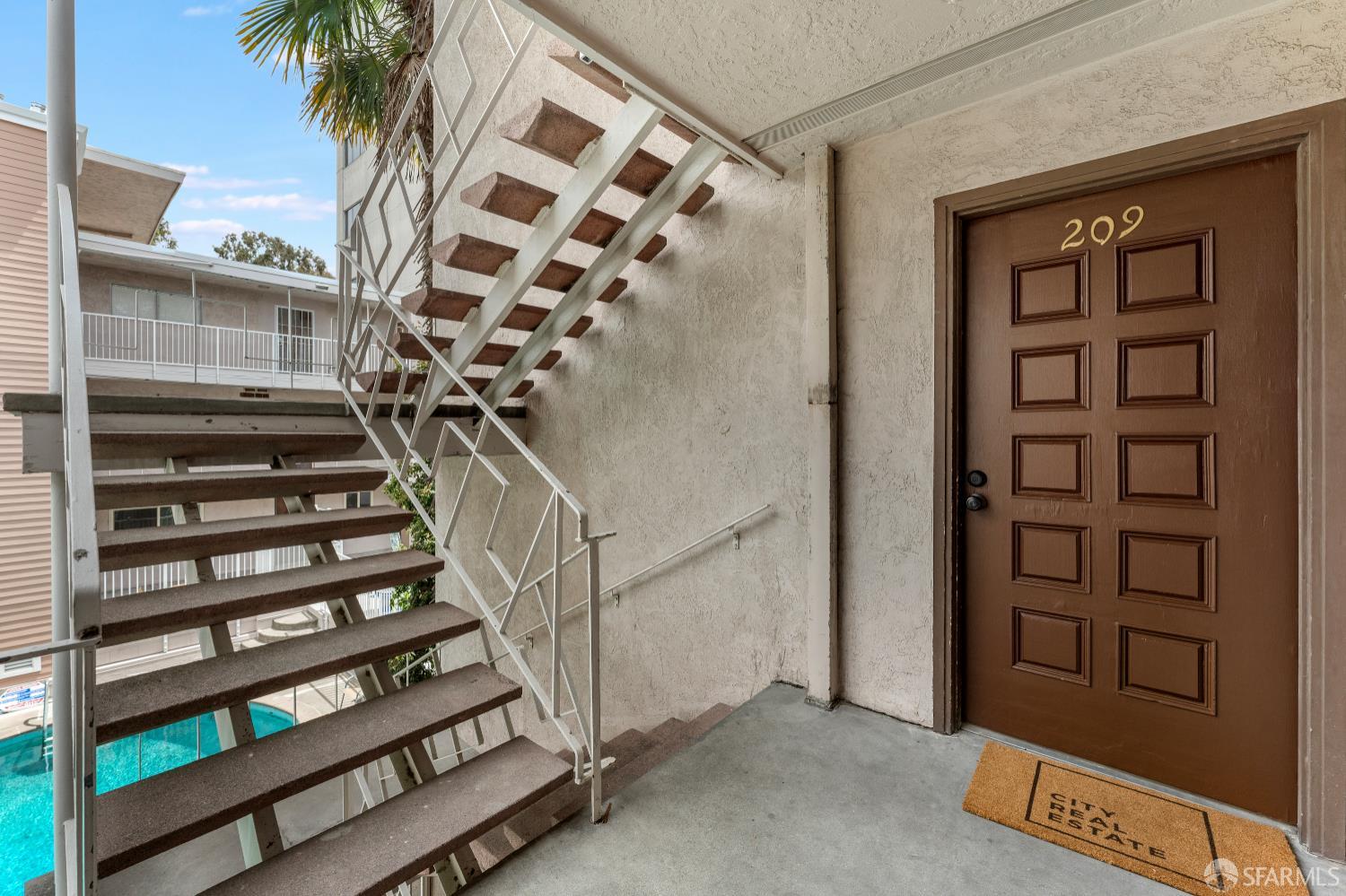 1425 Lakeside Drive # 209
