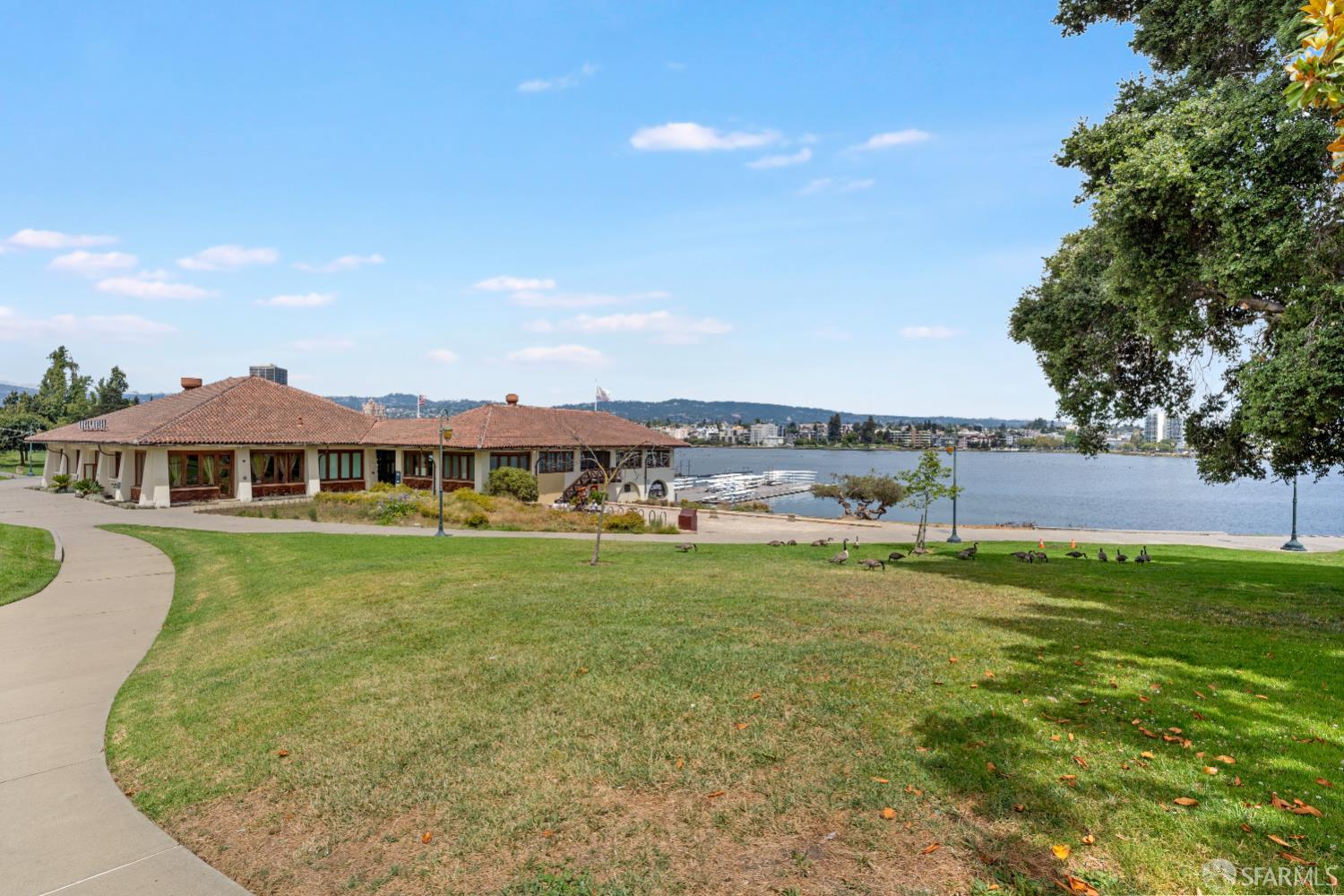 1425 Lakeside Drive # 209