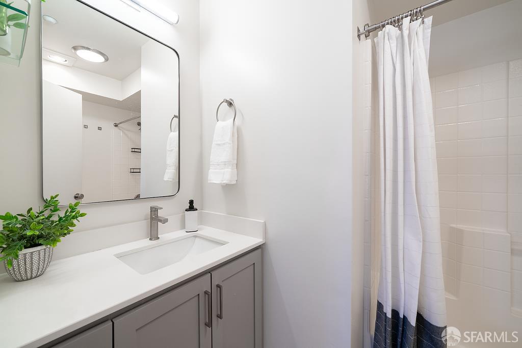 4811 Telegraph Avenue # 206
