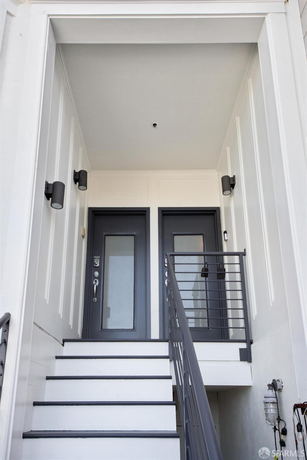 12 Reno Place