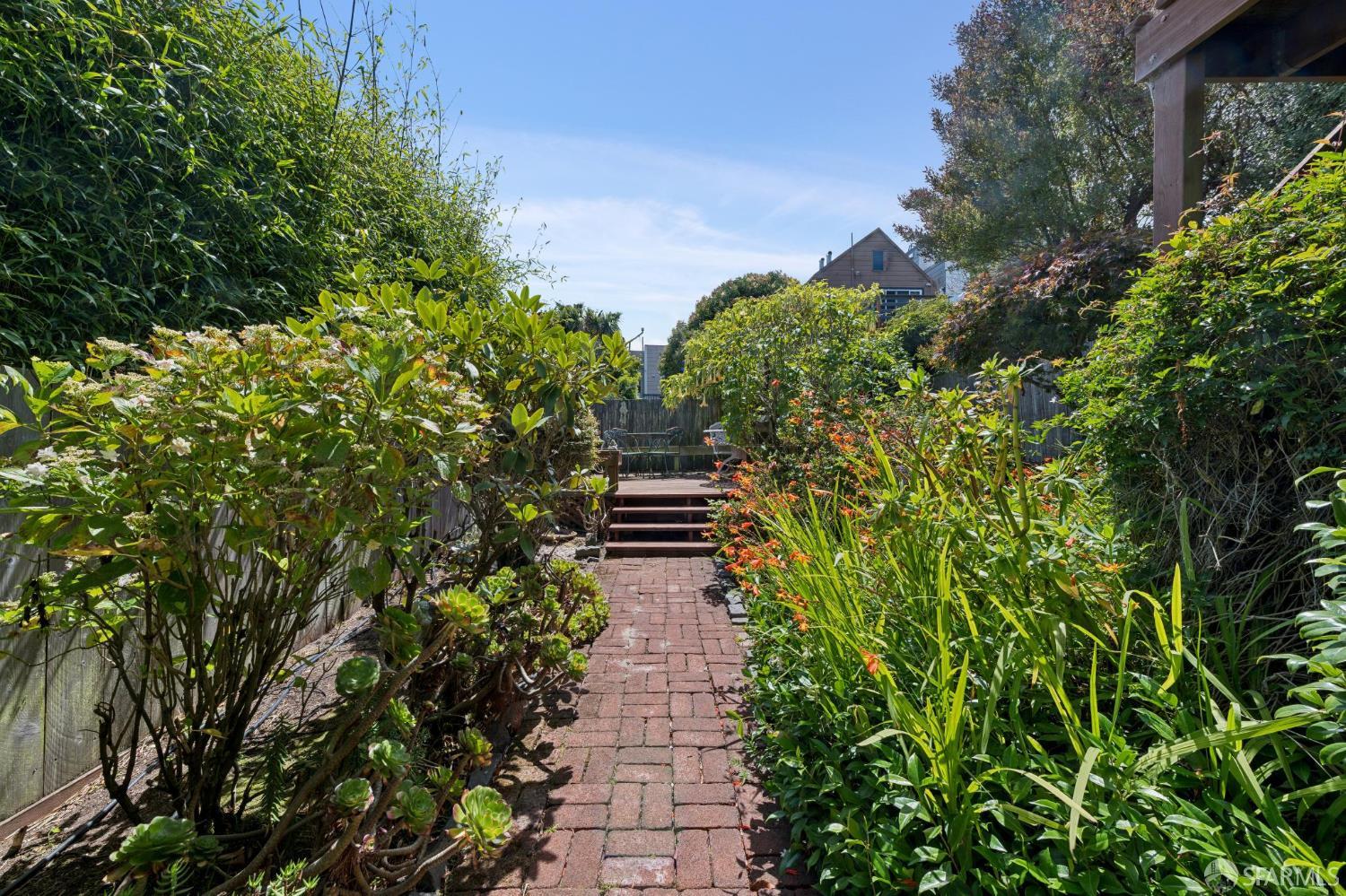 909 Alvarado Street