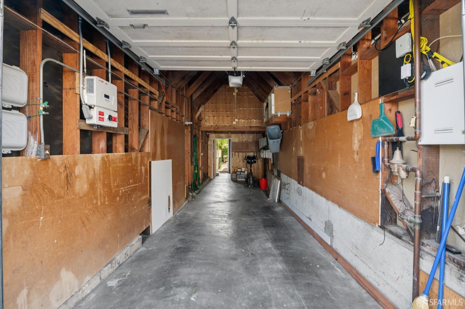 909 Alvarado Street