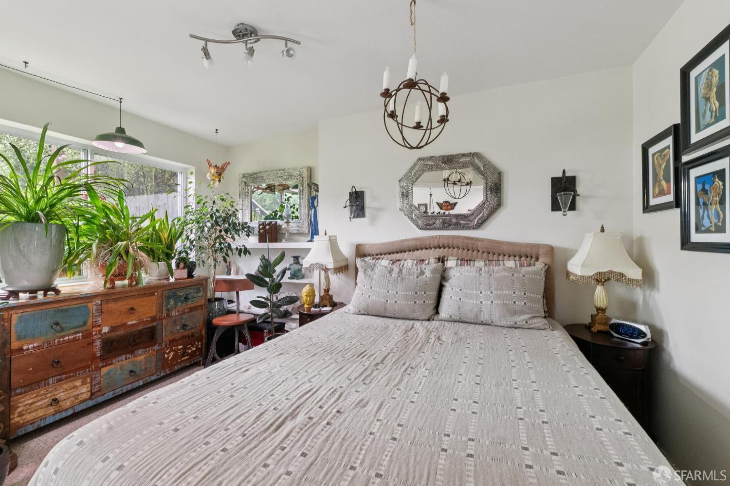 909 Alvarado Street