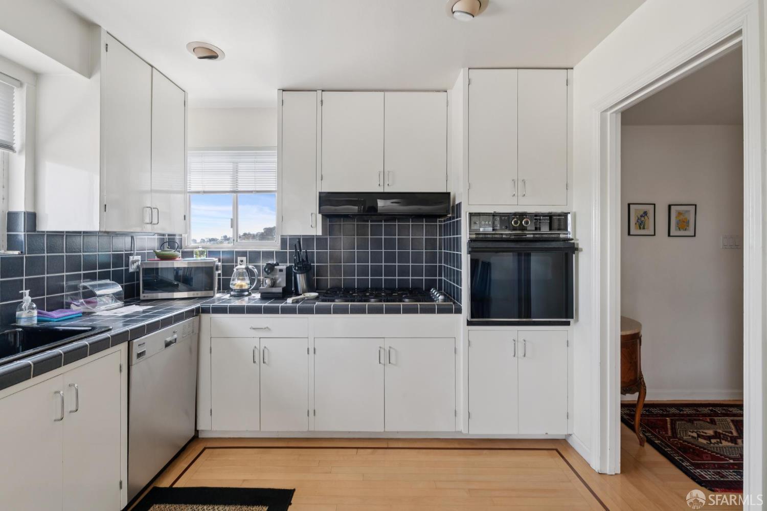 909 Alvarado Street
