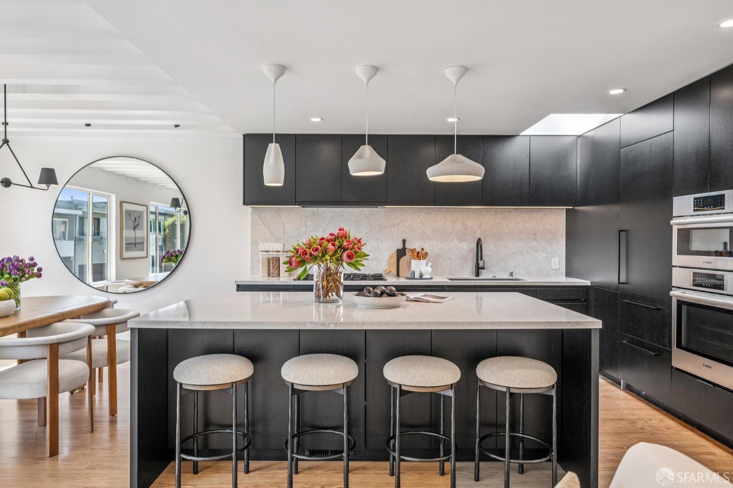 136 Los Palmos Drive