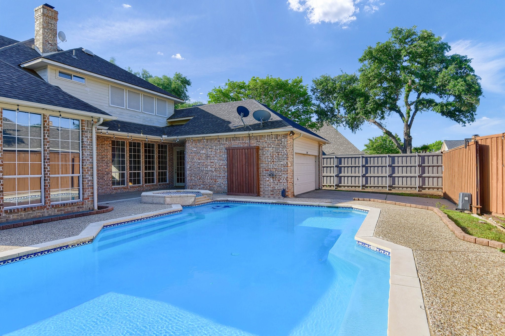 2301 Marblewood Drive