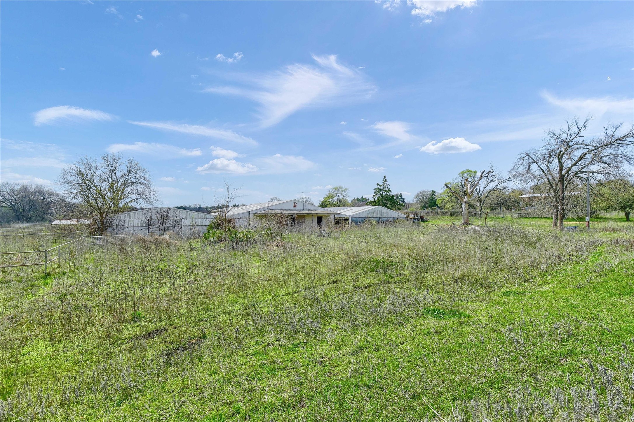 8283 S Fm 372