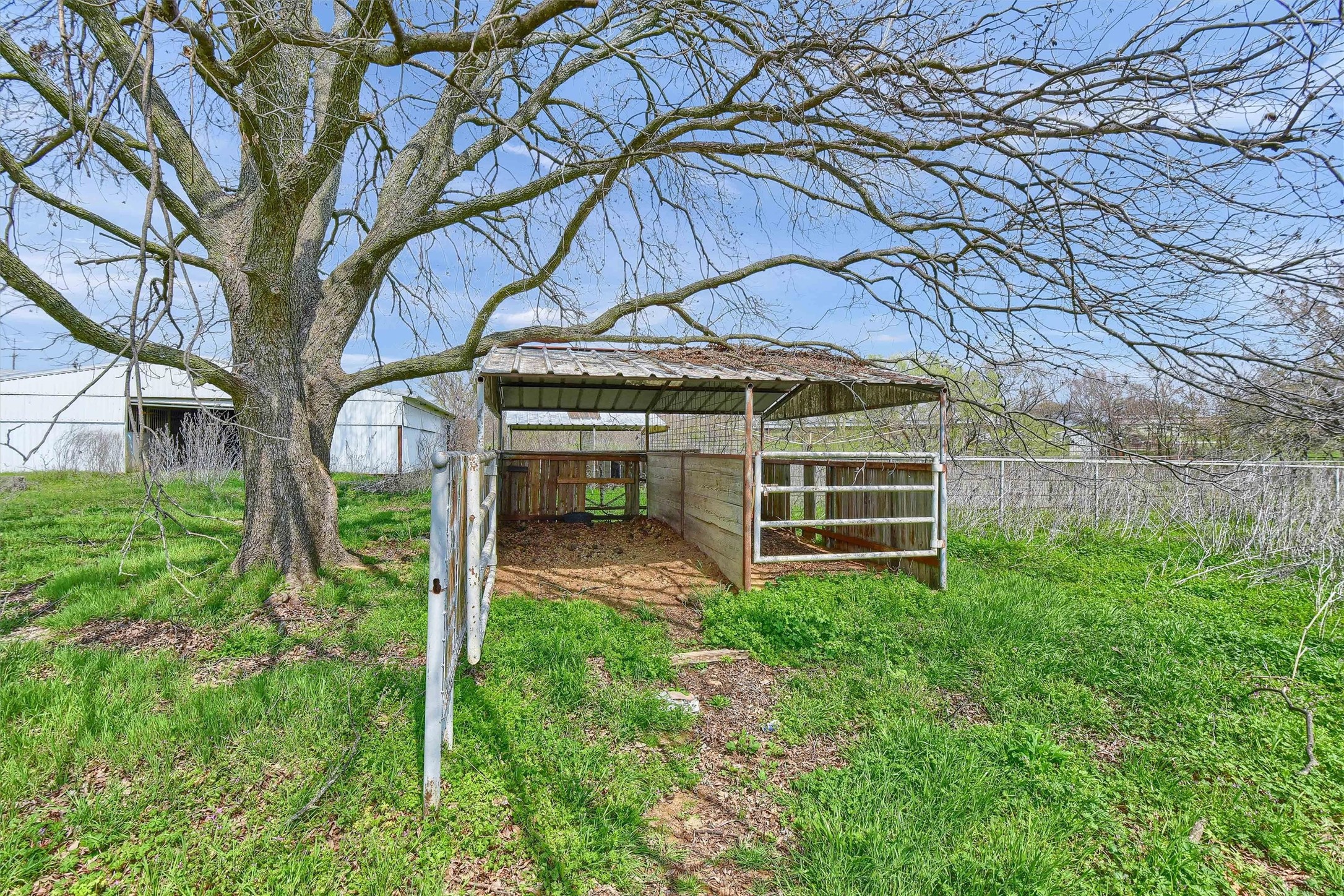 8283 S Fm 372