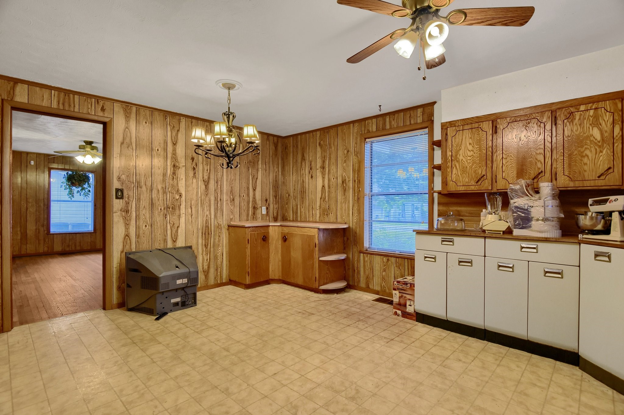 209 E Woodland Street