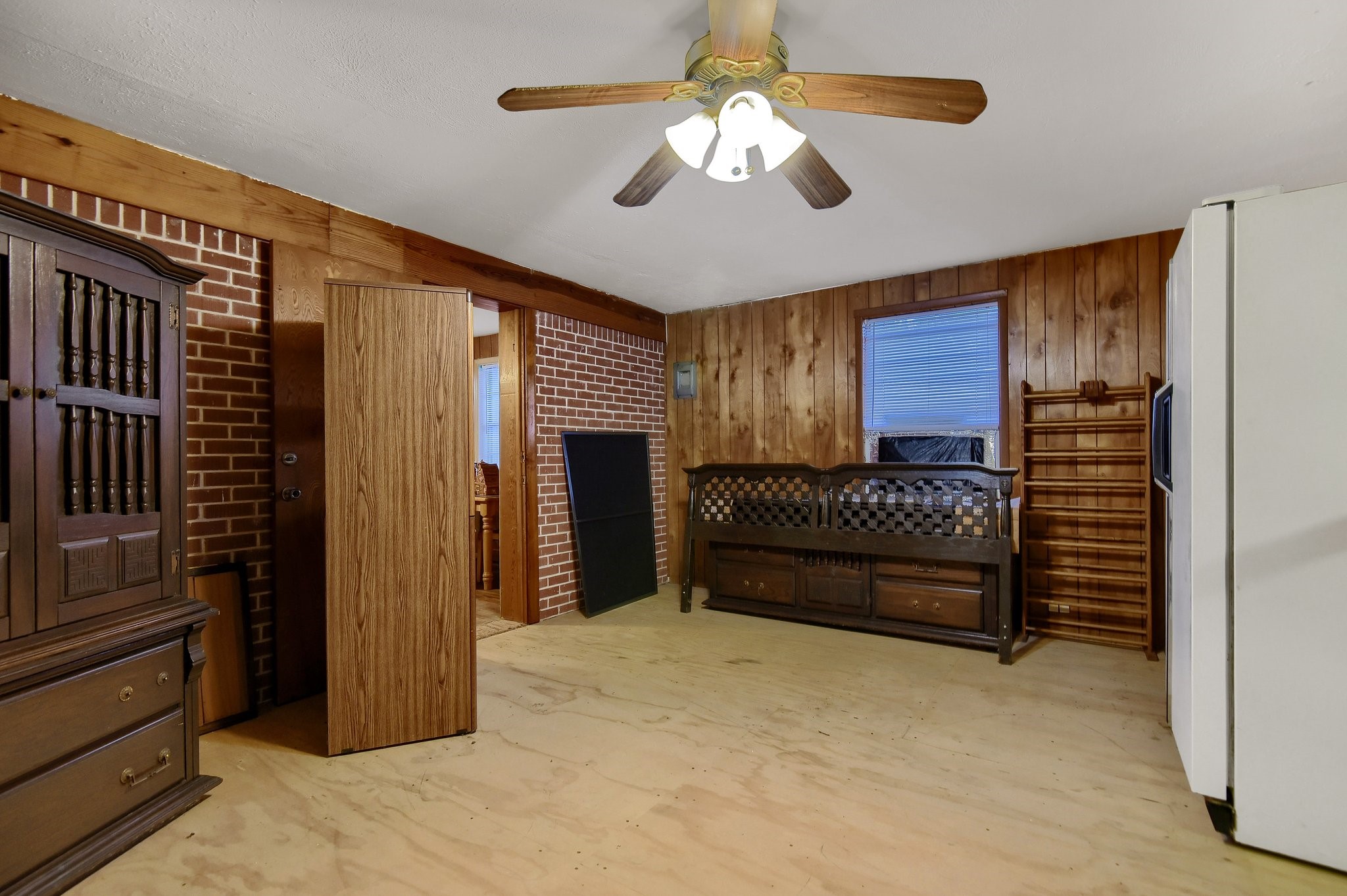 209 E Woodland Street