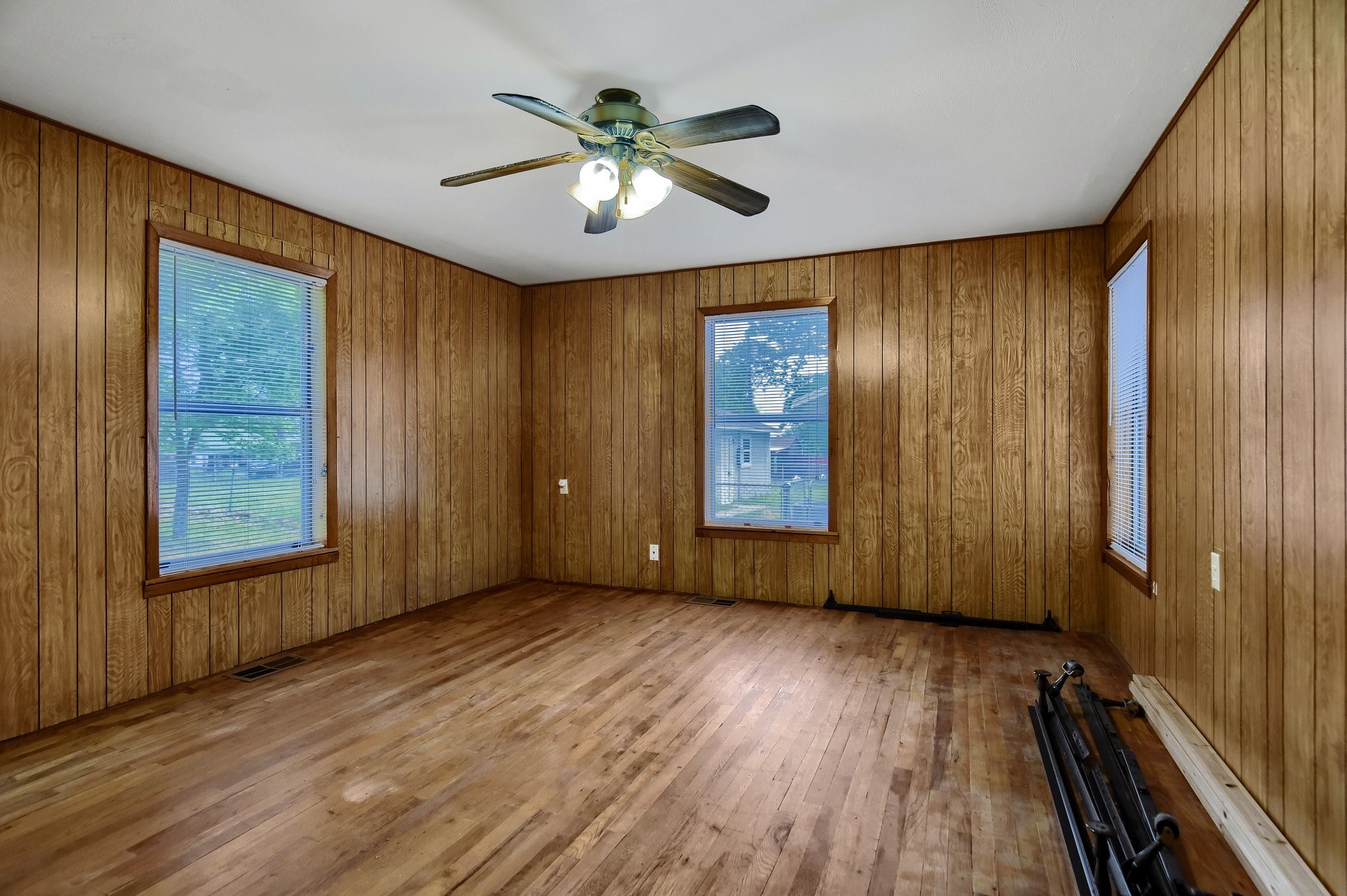 209 E Woodland Street